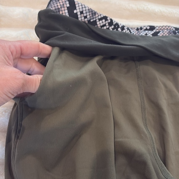 Lululemon Military Green Ankle Tights with printed waist - ❤️size 6/8 - Picture 3 of 14